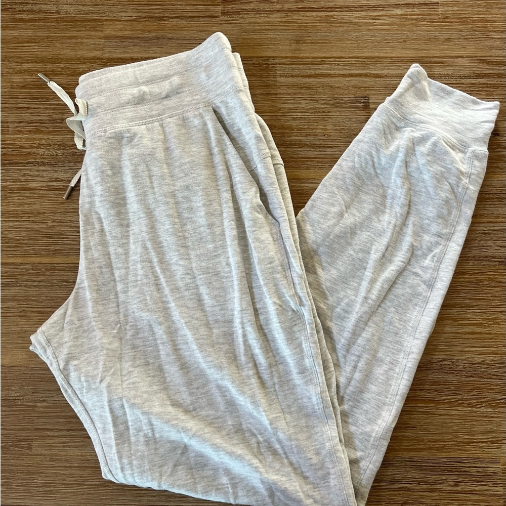 Lululemon Heather Gray Joggers 6